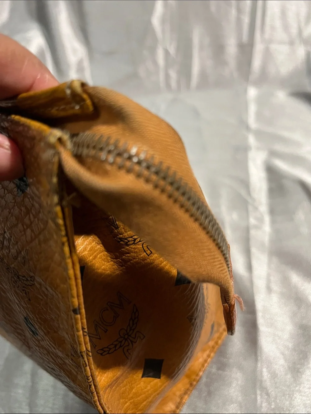 MCM Clutch - Picture 7 of 17